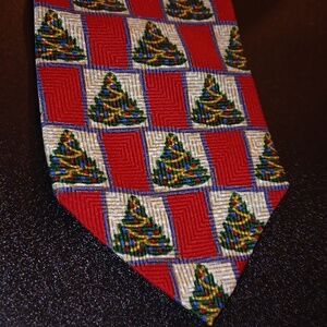 Lord and Taylor Red and Green Christmas Tree Tie